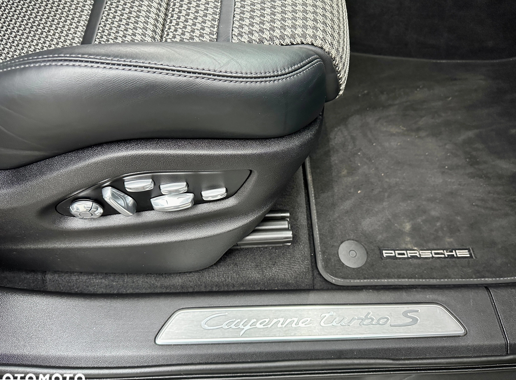 Porsche Cayenne cena 749000 przebieg: 34500, rok produkcji 2021 z Lubawa małe 781